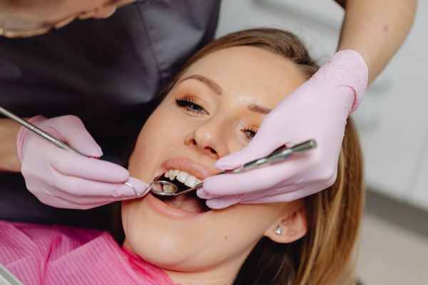 Explore top dental care offerings in Saint-Léonard